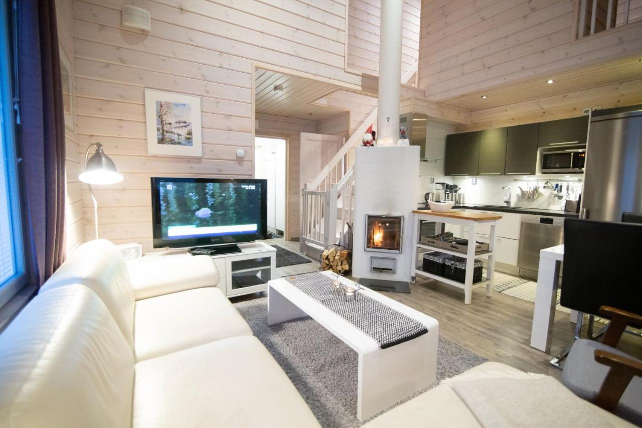 Penzion Ettomies II Äkäslompolo Exteriér fotografie